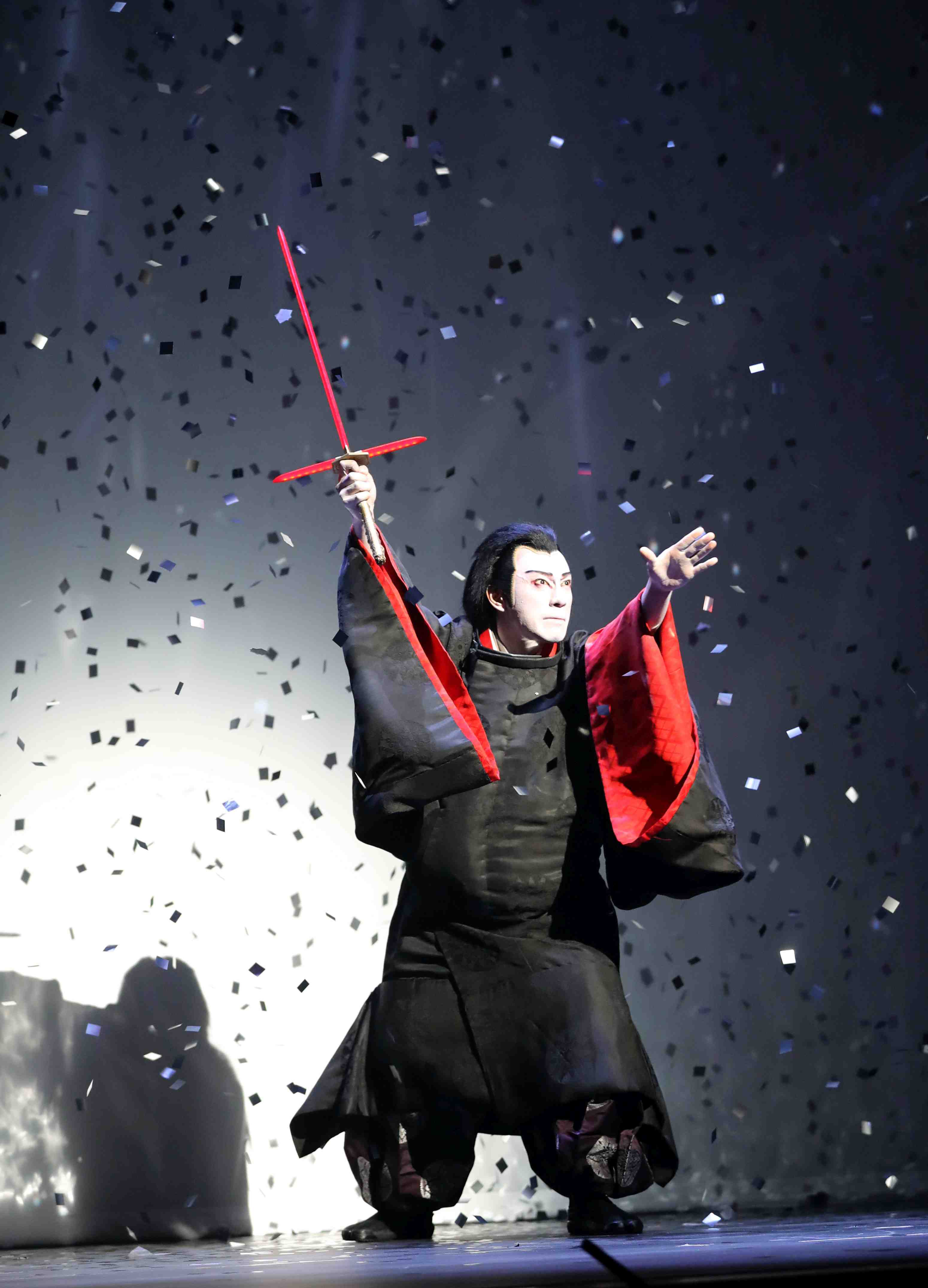 スターウォーズ 歌舞伎　非売品 STAR WARS歌舞伎：海老蔵、原作を里帰り | JAPAN Forward